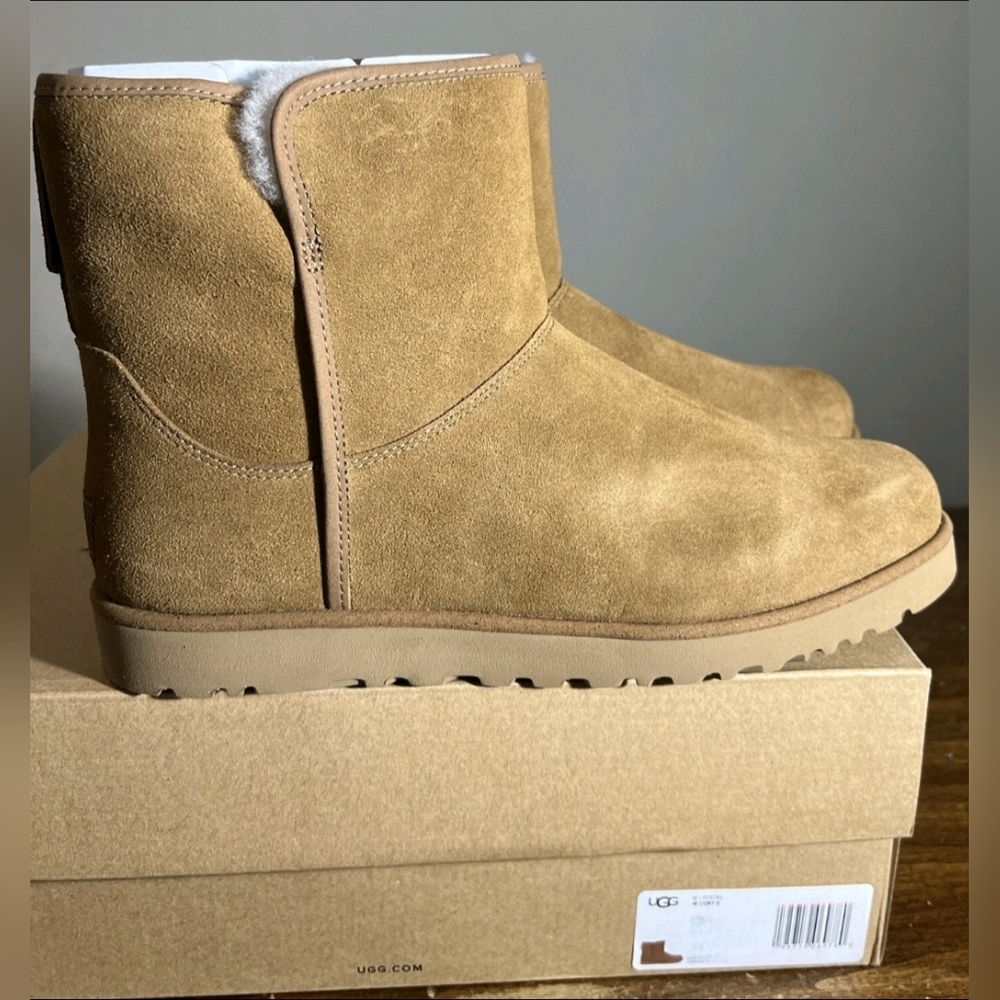 UGG Cory Chesnut Tan Shearling Tan Suede Boots Women 9